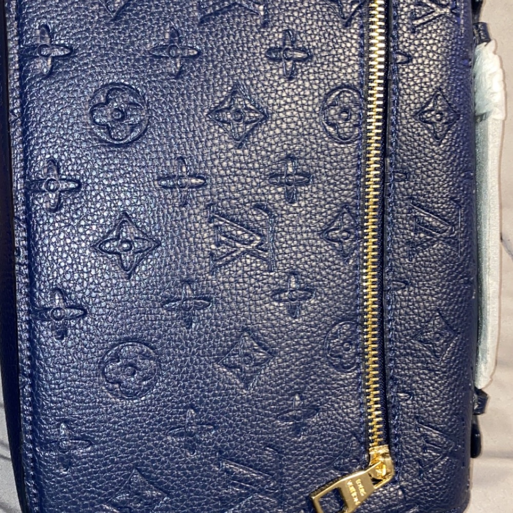 Purse - Picture 2 of 4